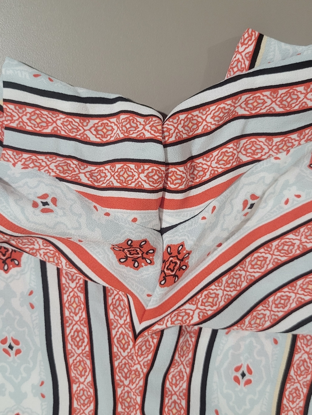 Ann Taylor LOFT Costa 4" Tie Waist Fluid Shorts Size 10  High-Rise Blue Red - Picture 9 of 16